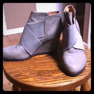 Used Gentle Souls size 9 Wedge Heel Booties